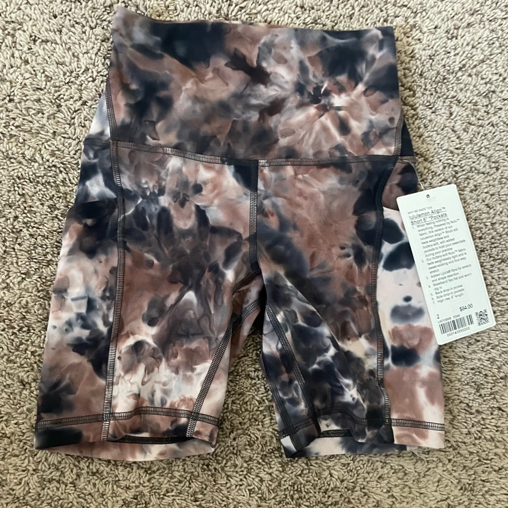 LULULEMON align shorts 6” with pockets